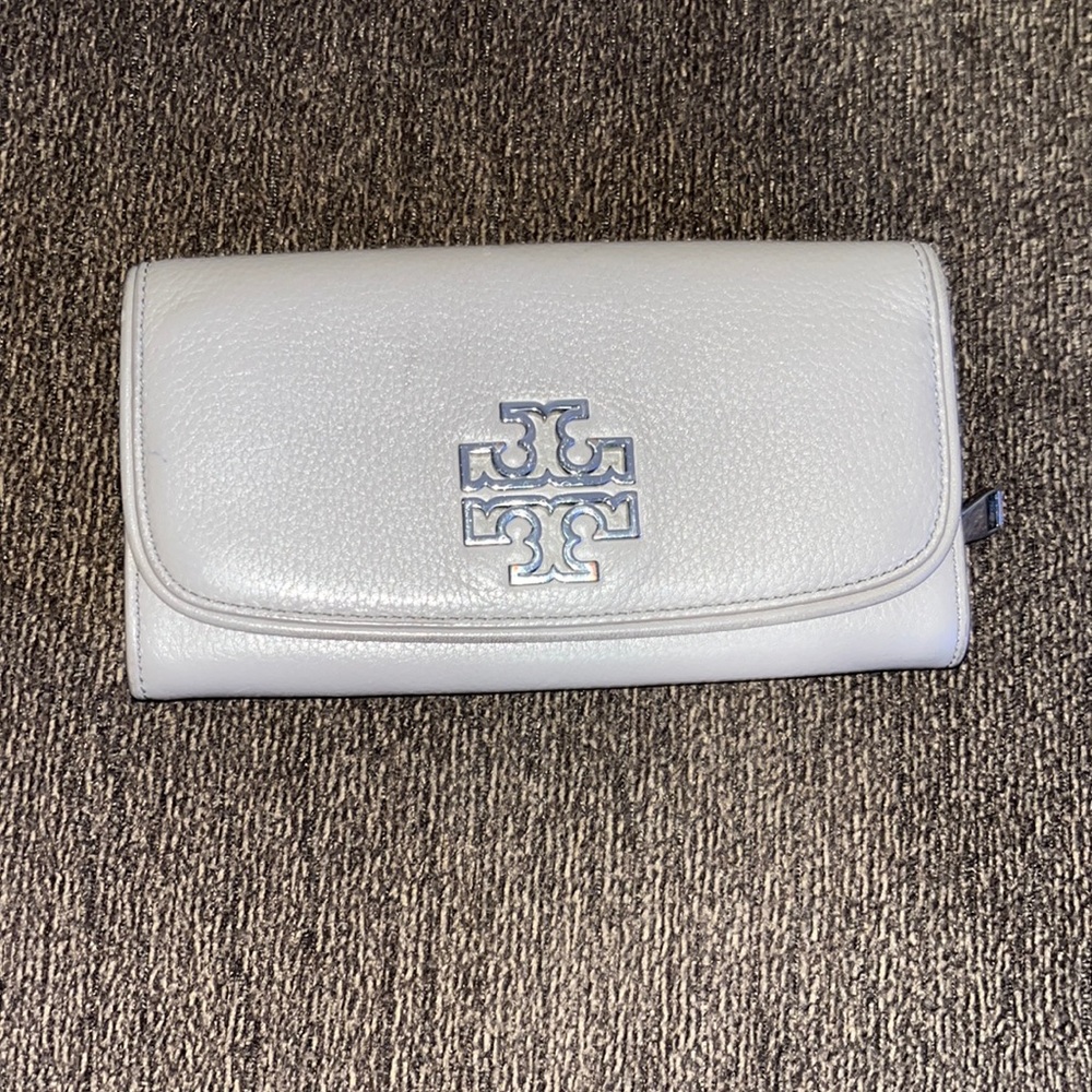 Taupe Tory Burch wallet